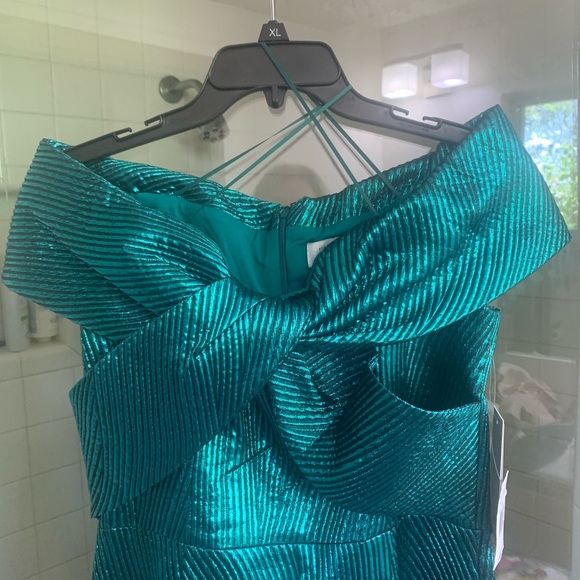 Rickie Freeman for Teri Jon Metallic Jacquard Off the Shoulder gown - Picture 4 of 9